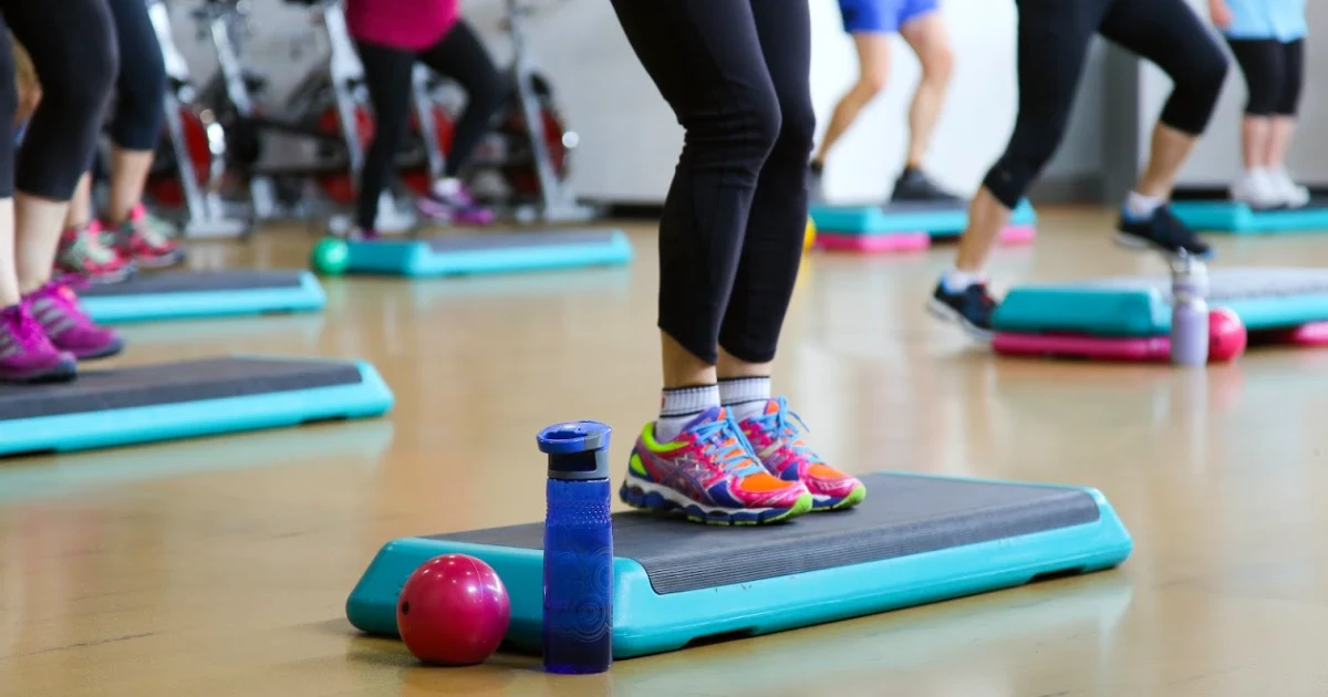 Séance d’exercice en salle de sport.